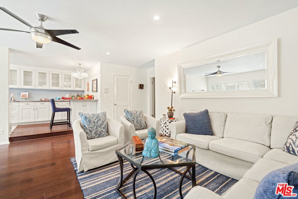 Photo of Listing #25553263