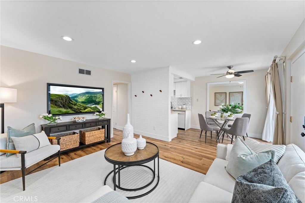 Photo of Listing #OC25132174