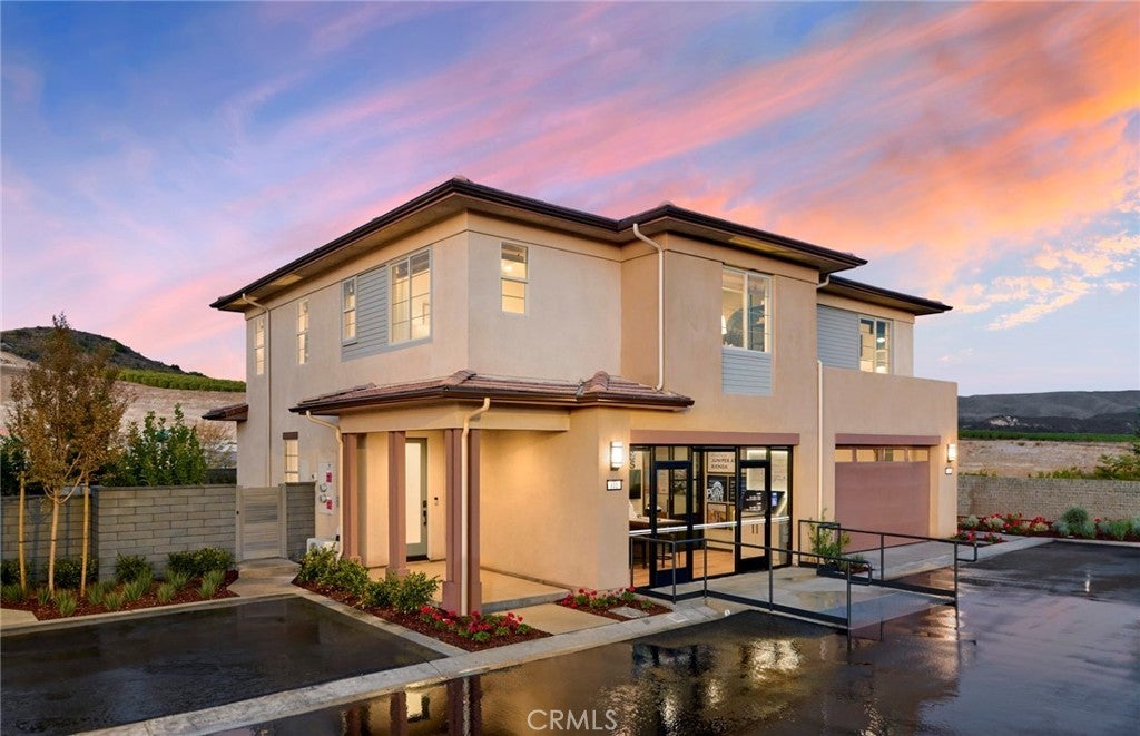 Photo of Listing #IV25135615