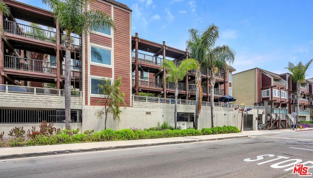 Photo of Listing #25552875