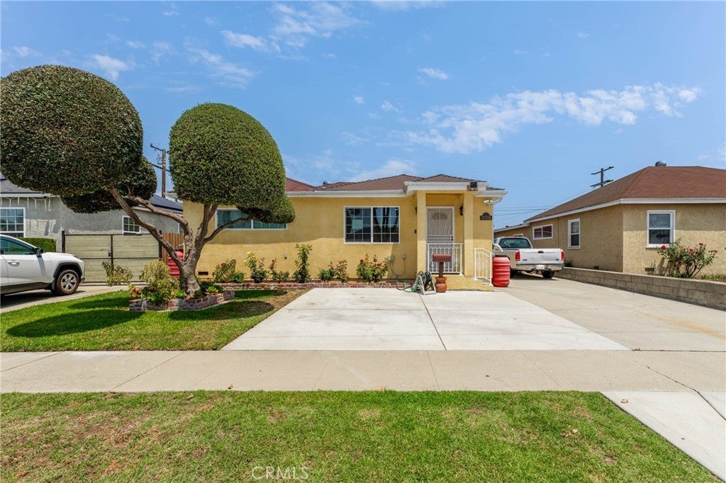 Photo of Listing #IV25135756