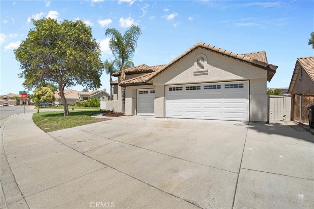 Photo of Listing #IV25135755