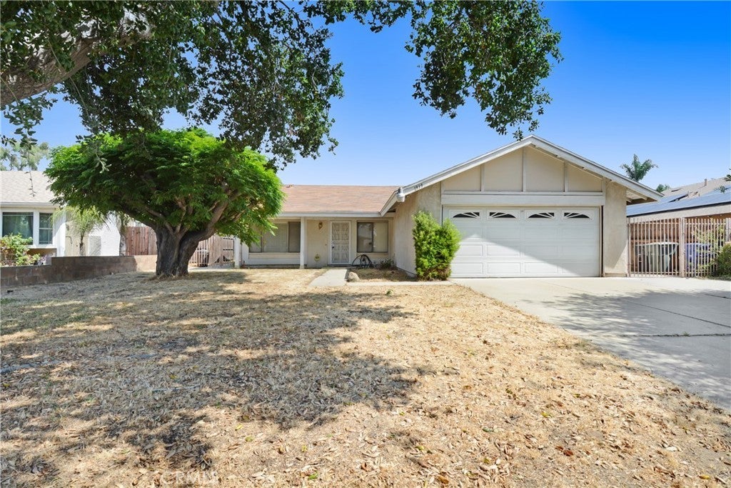 Photo of Listing #PW25135695