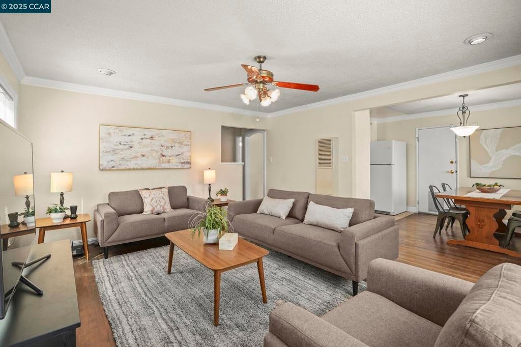 Photo of Listing #41101728