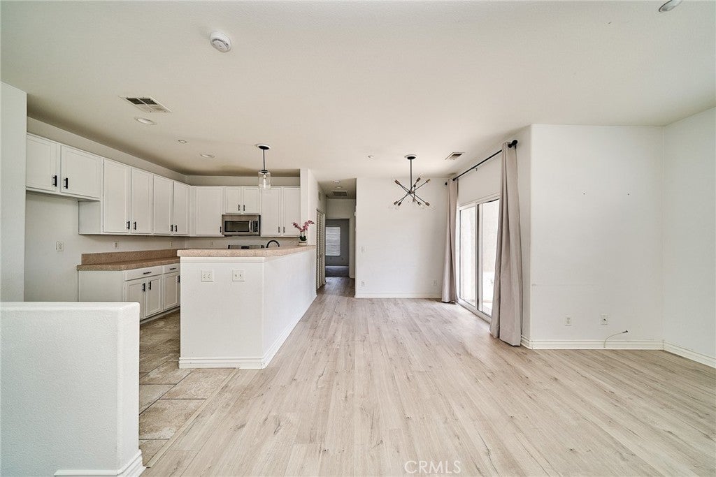 Photo of Listing #PW25136300