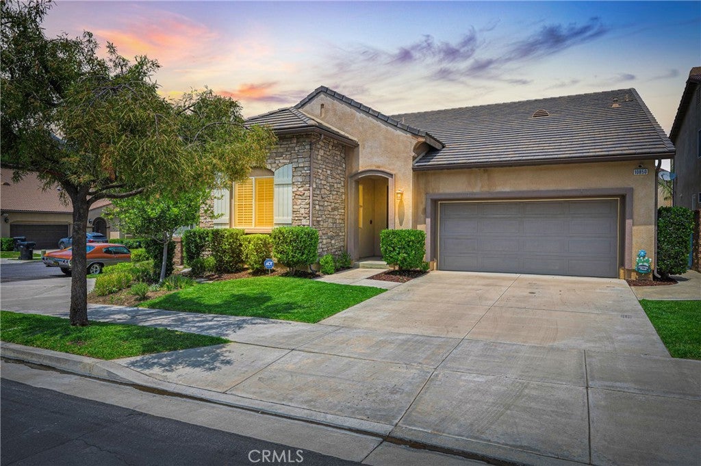 Photo of Listing #IV25136441