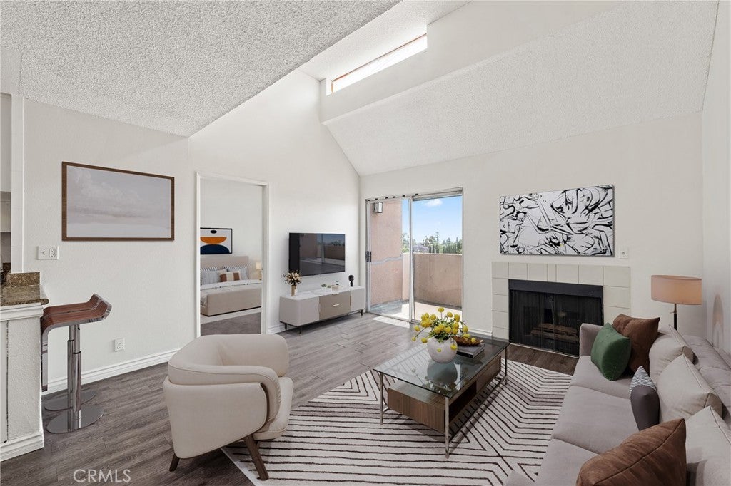 Photo of Listing #CV25136075