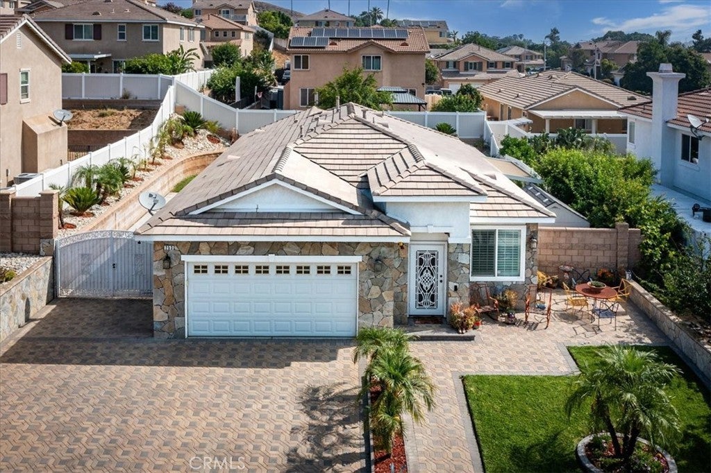 Photo of Listing #IV25129109