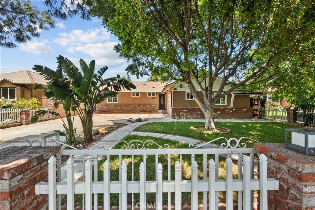 Photo of Listing #SR25136638