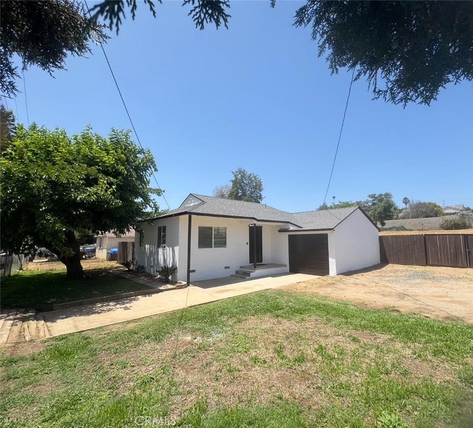 Photo of Listing #IV25136689