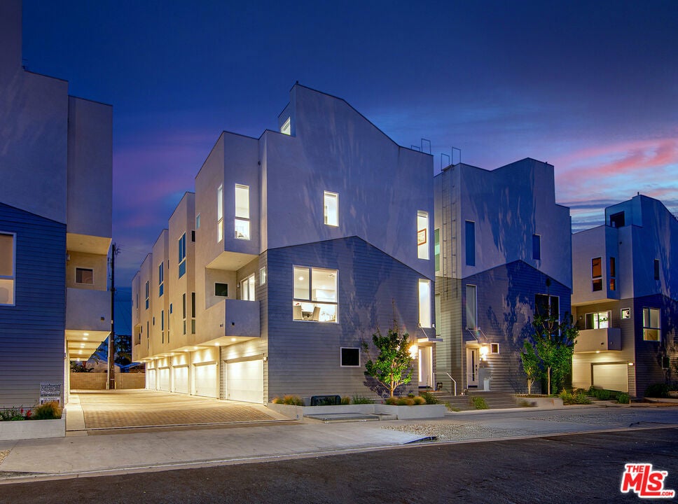 Photo of Listing #25553085