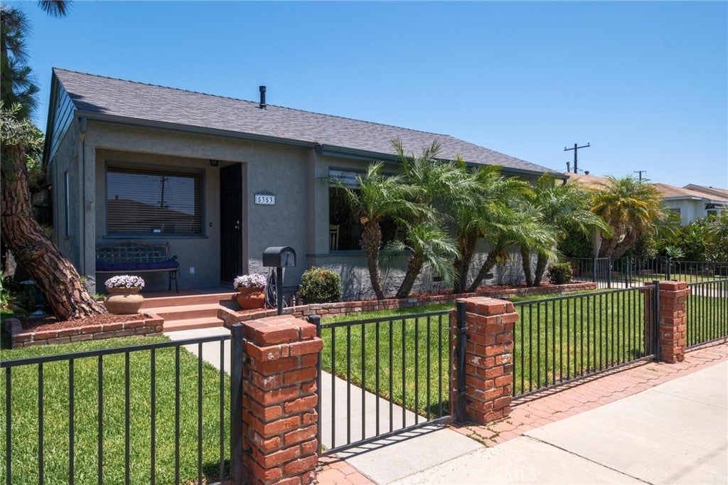 Photo of Listing #SB25135333