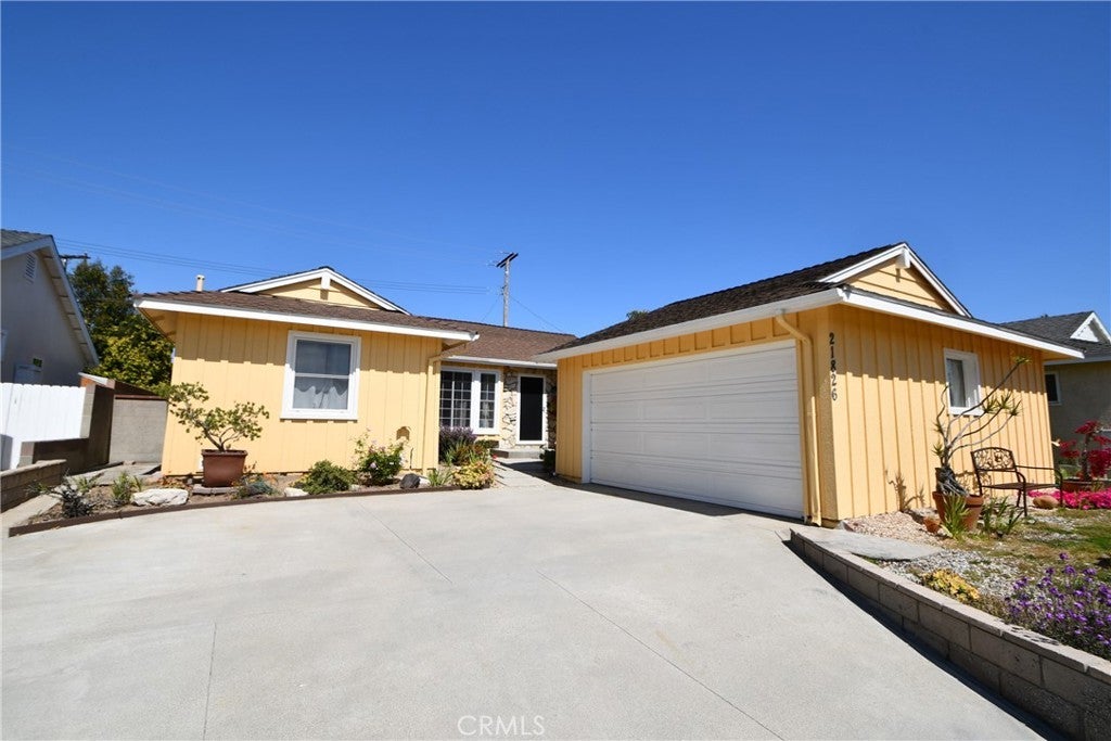 Photo of Listing #SB25135843