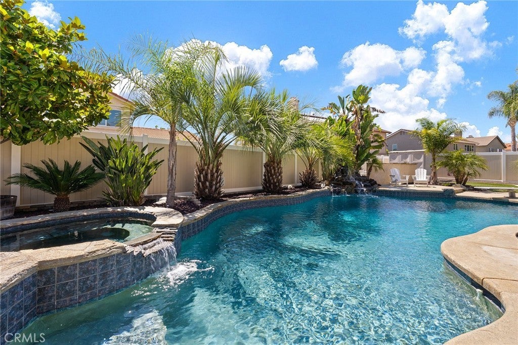 Photo of Listing #SW25136359