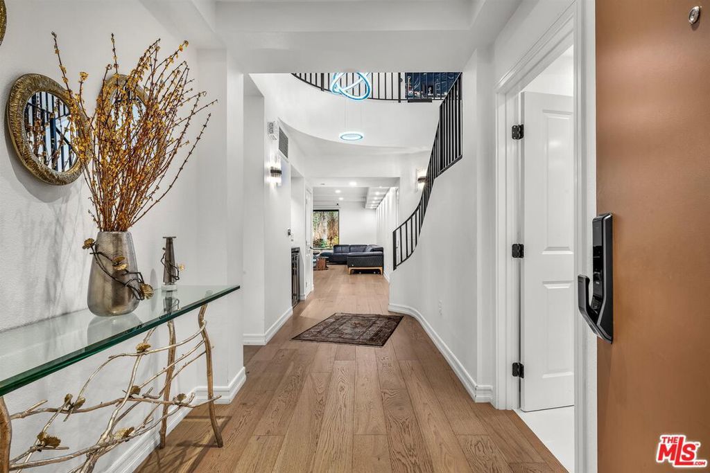 Photo of Listing #25553737