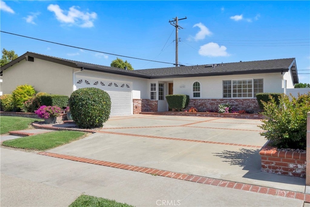 Photo of Listing #PW25134341