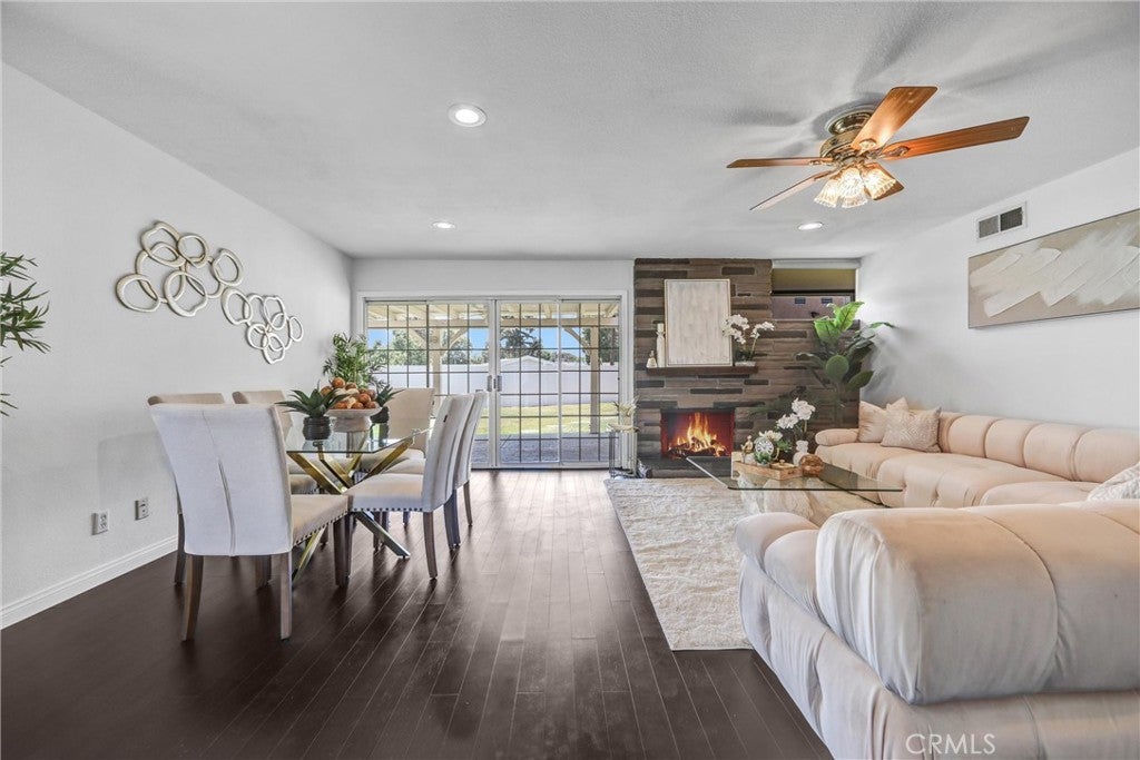 Photo of Listing #SR25134351