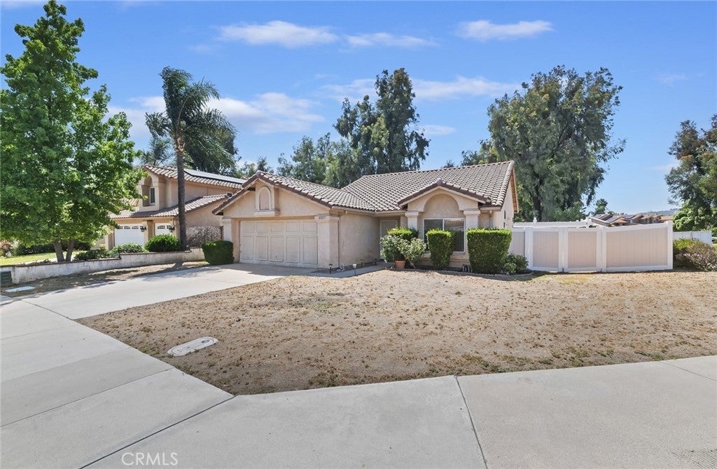 Photo of Listing #IV25137497