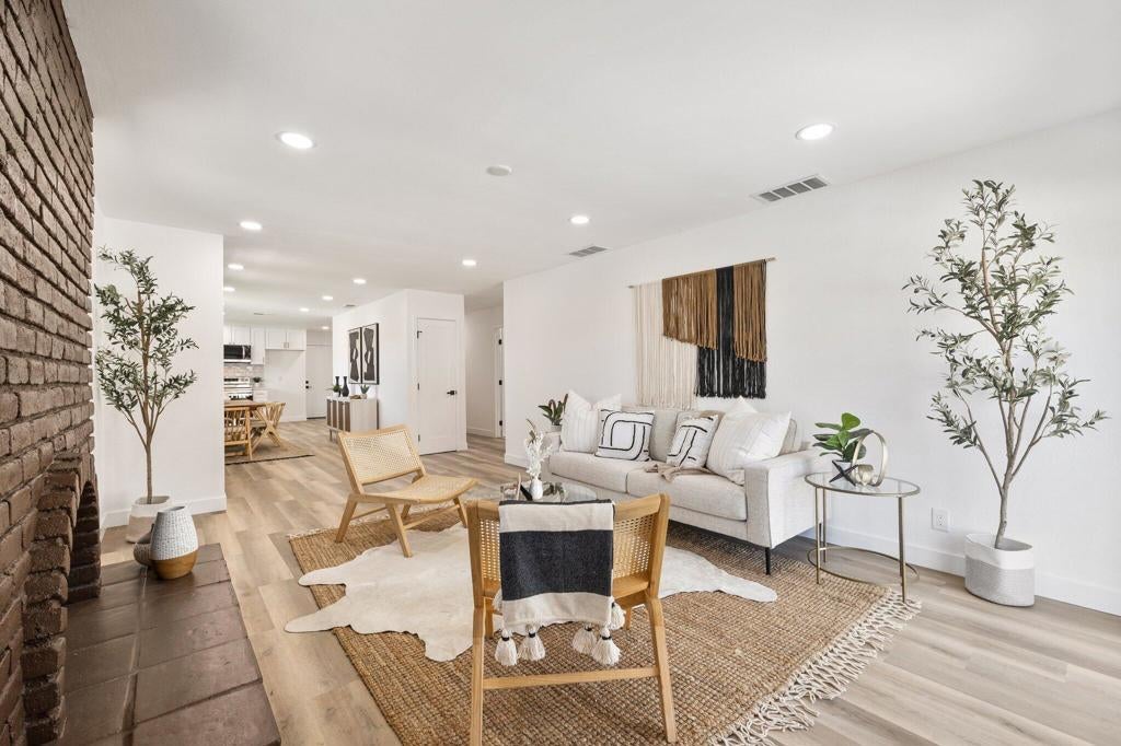 Photo of Listing #219131679DA