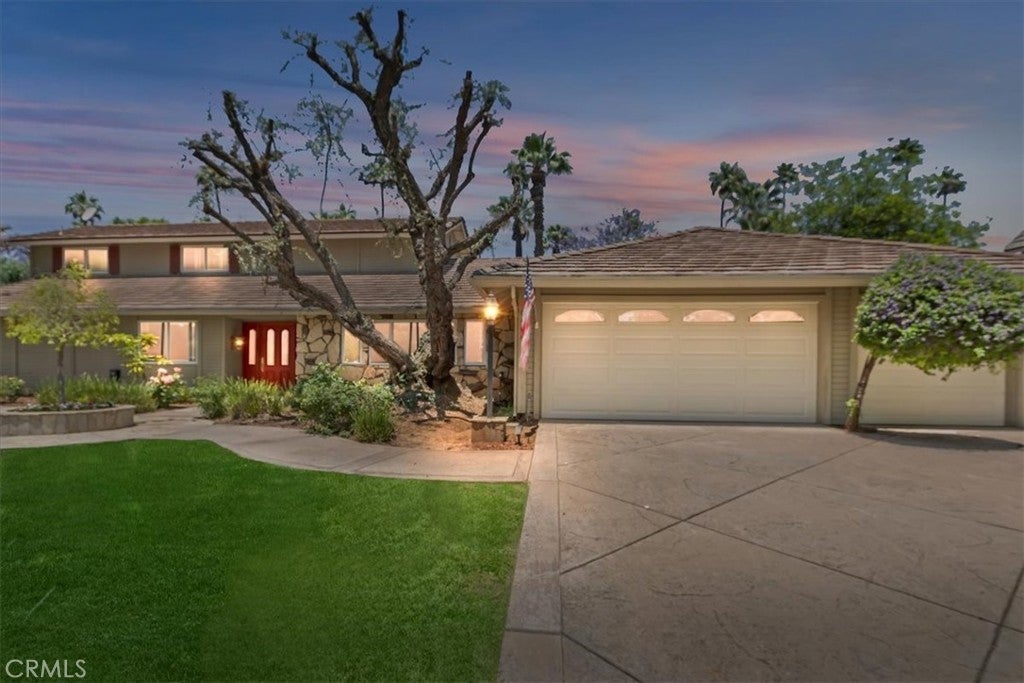 Photo of Listing #IV25136693