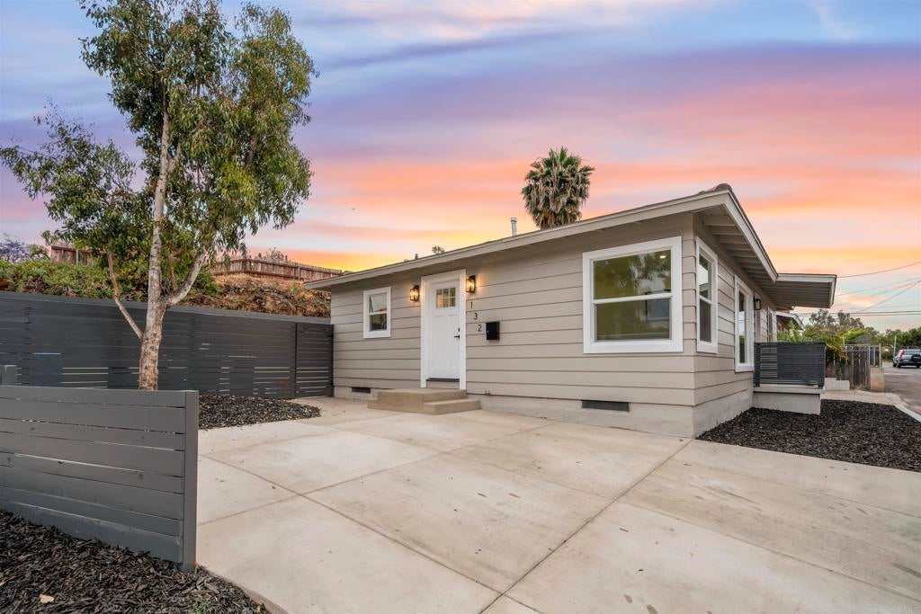 Photo of Listing #PTP2504586