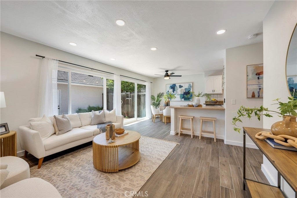 Photo of Listing #PW25136448