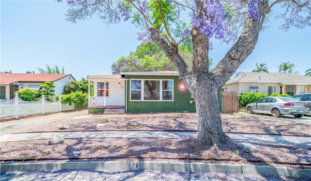 Photo of Listing #PV25136939