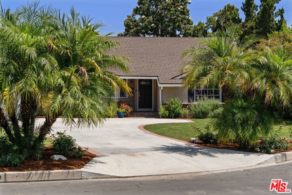 Photo of Listing #25554295