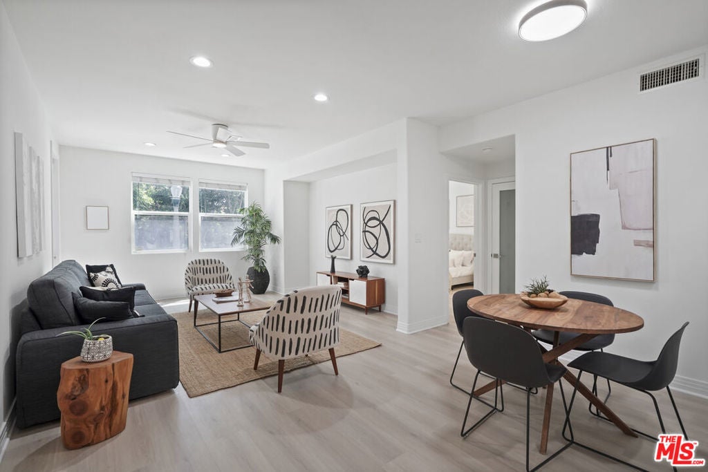 Photo of Listing #25554135