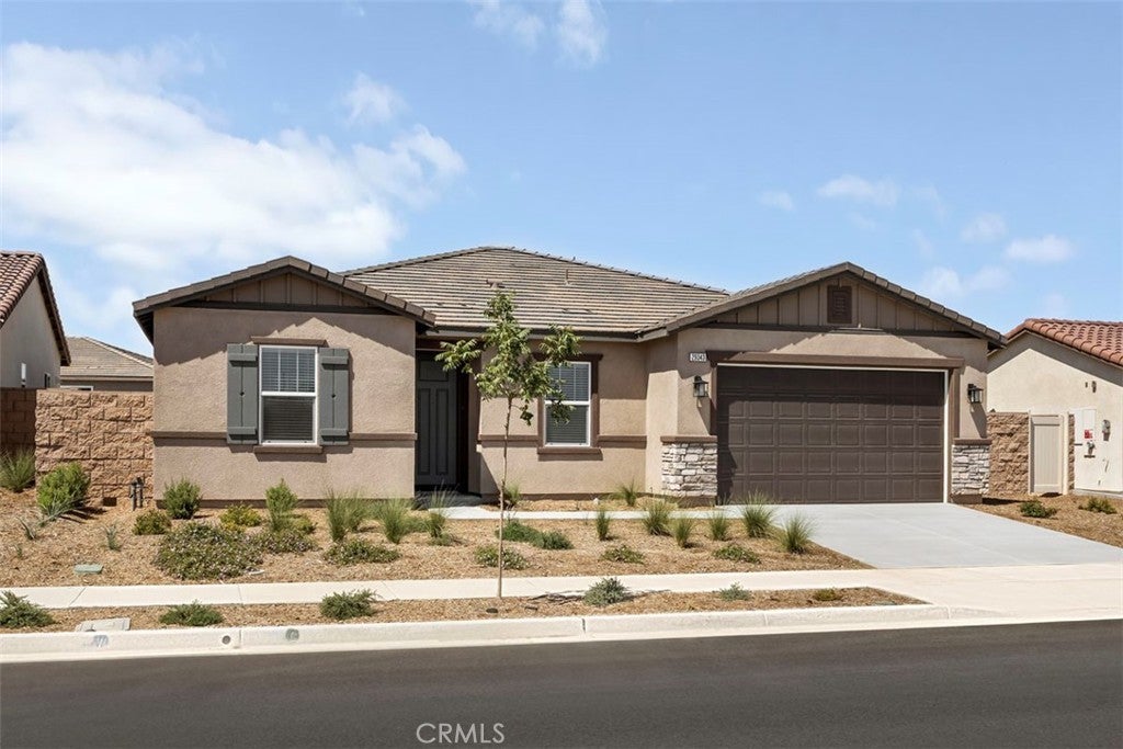 Photo of Listing #IV25137684