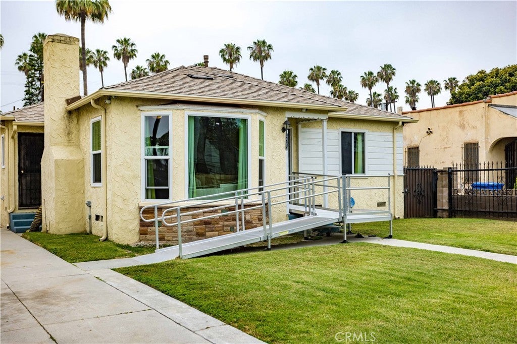 Photo of Listing #SR25133902