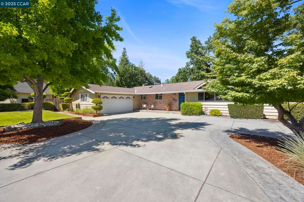 Photo of Listing #41102032