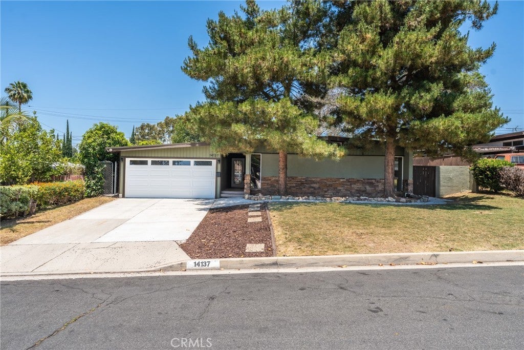 Photo of Listing #PW25137910