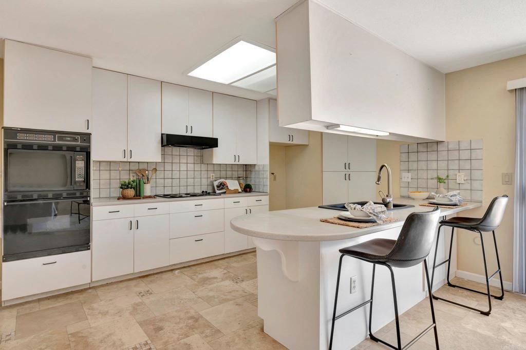 Photo of Listing #PTP2504601