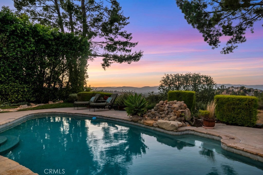 Photo of Listing #SR25137100