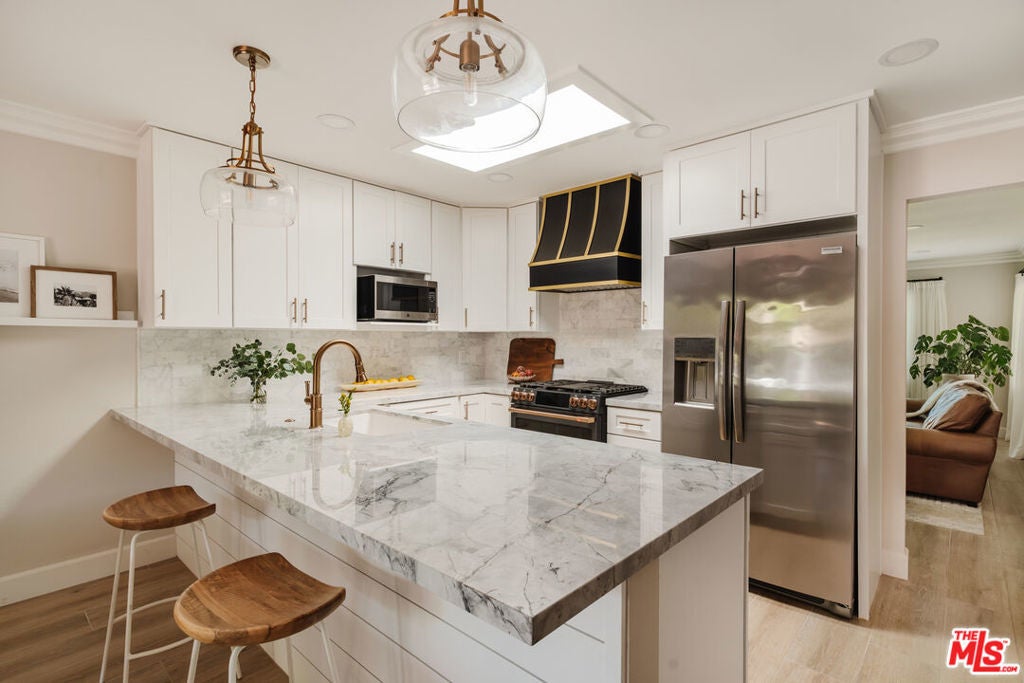 Photo of Listing #25554685