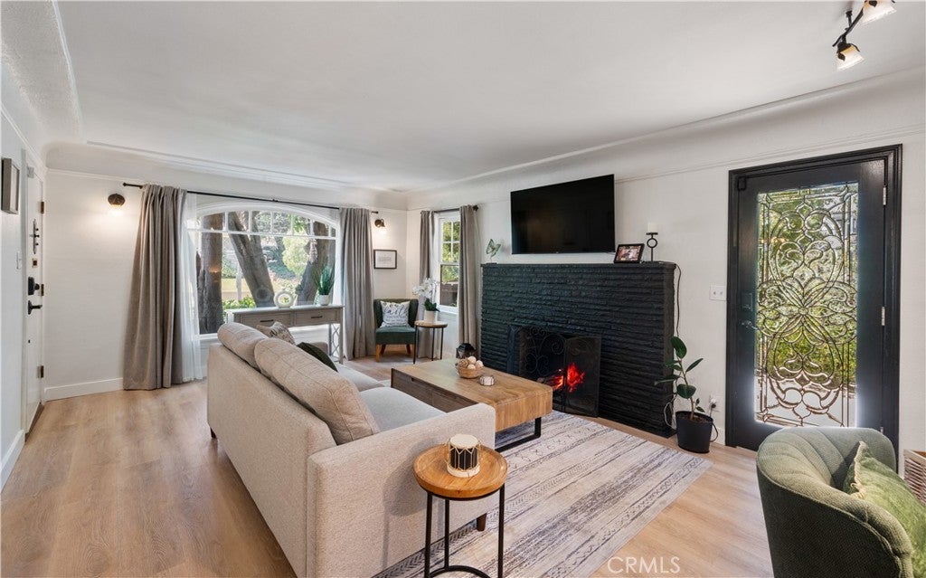 Photo of Listing #PV25138003