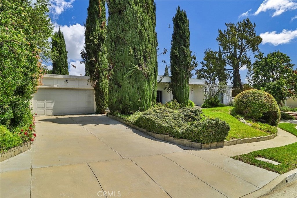 Photo of Listing #SR25138059