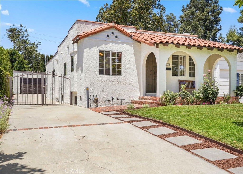 Photo of Listing #SR25138218