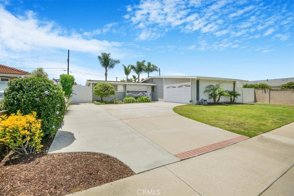 Photo of Listing #OC25138057