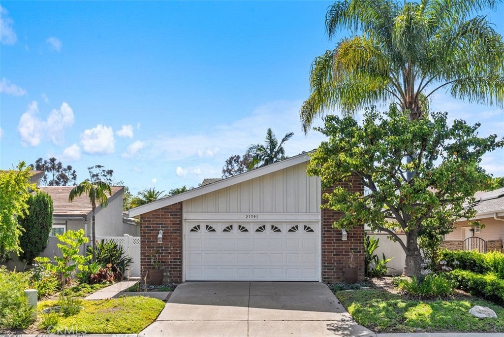 Photo of Listing #OC25136991