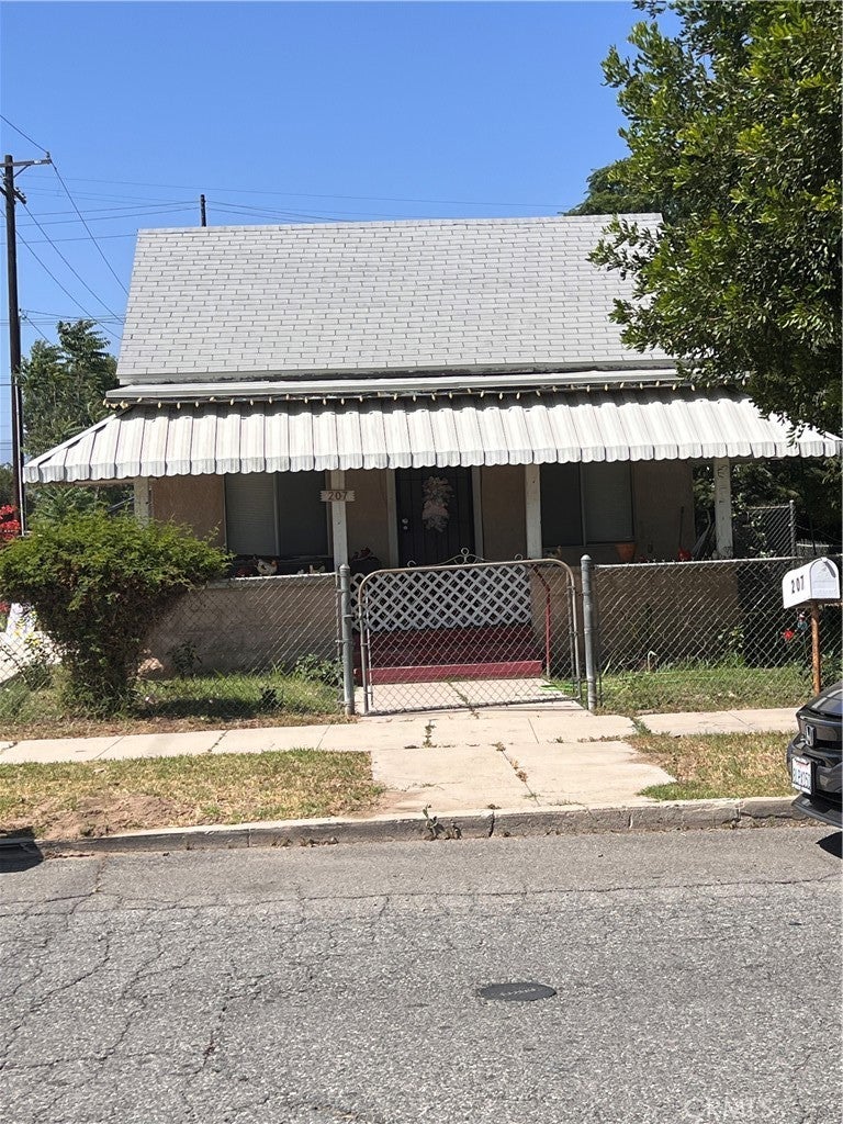 Photo of Listing #IV25138426