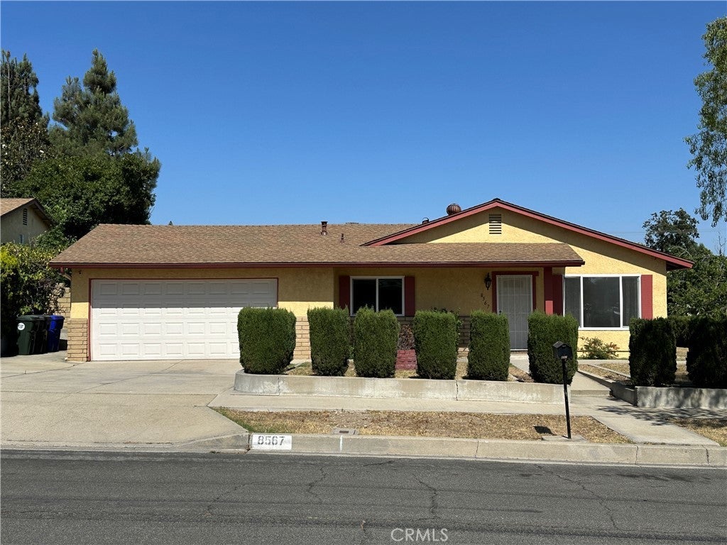 Photo of Listing #IV25138444