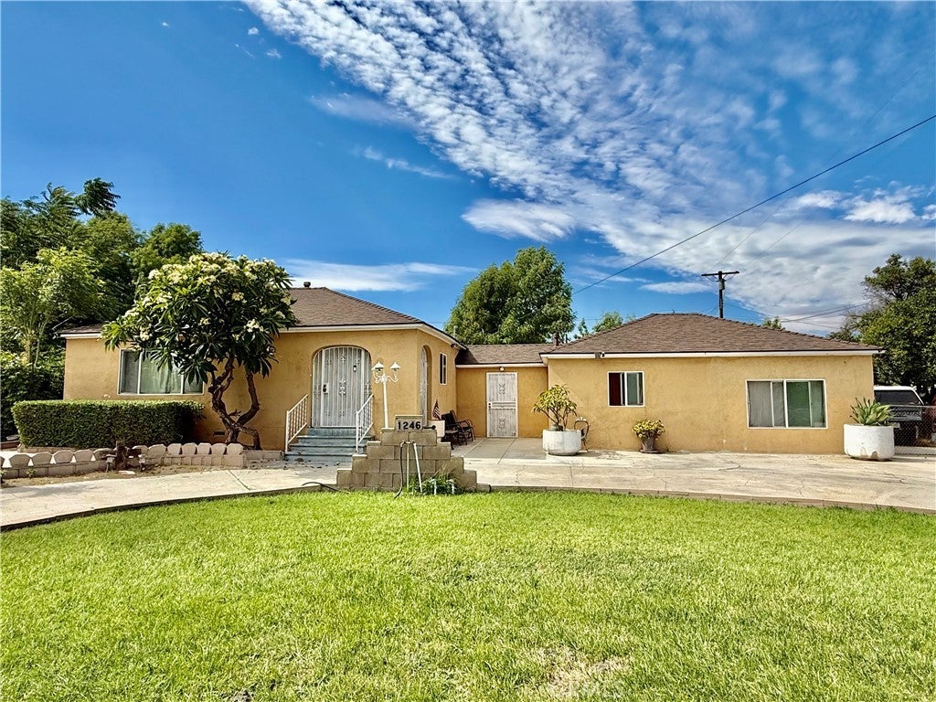 Photo of Listing #IV25138782