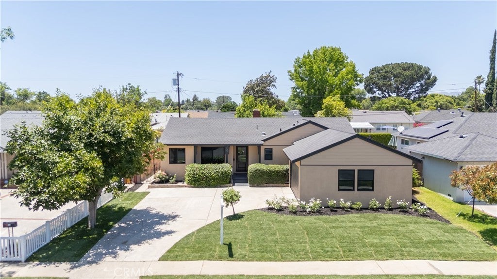 Photo of Listing #SR25138826