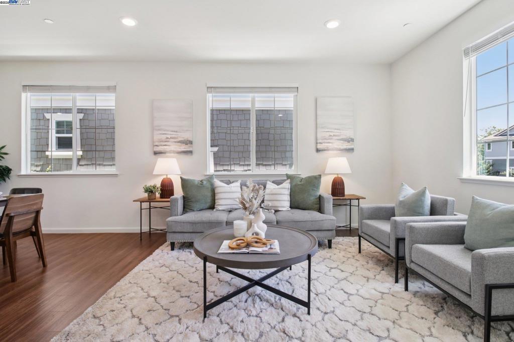 Photo of Listing #41102219