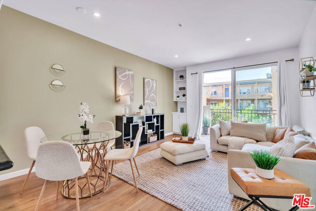 Photo of Listing #25553653