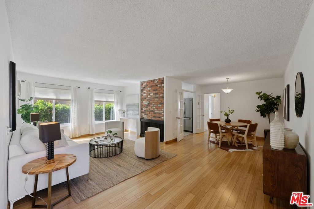 Photo of Listing #25554377