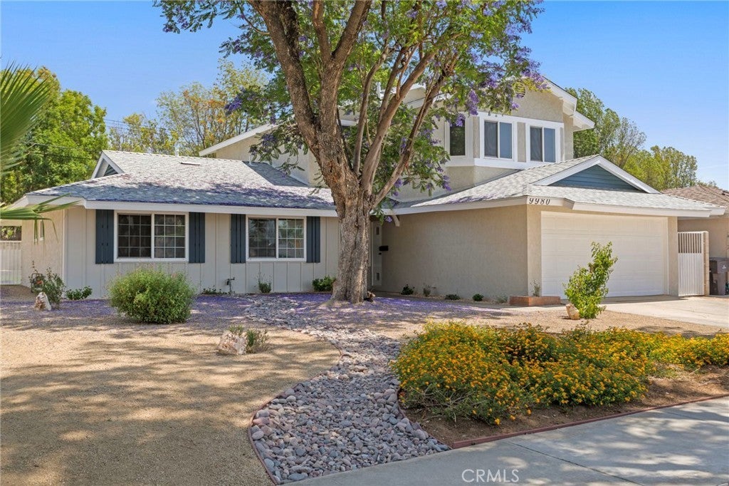 Photo of Listing #IV25138475