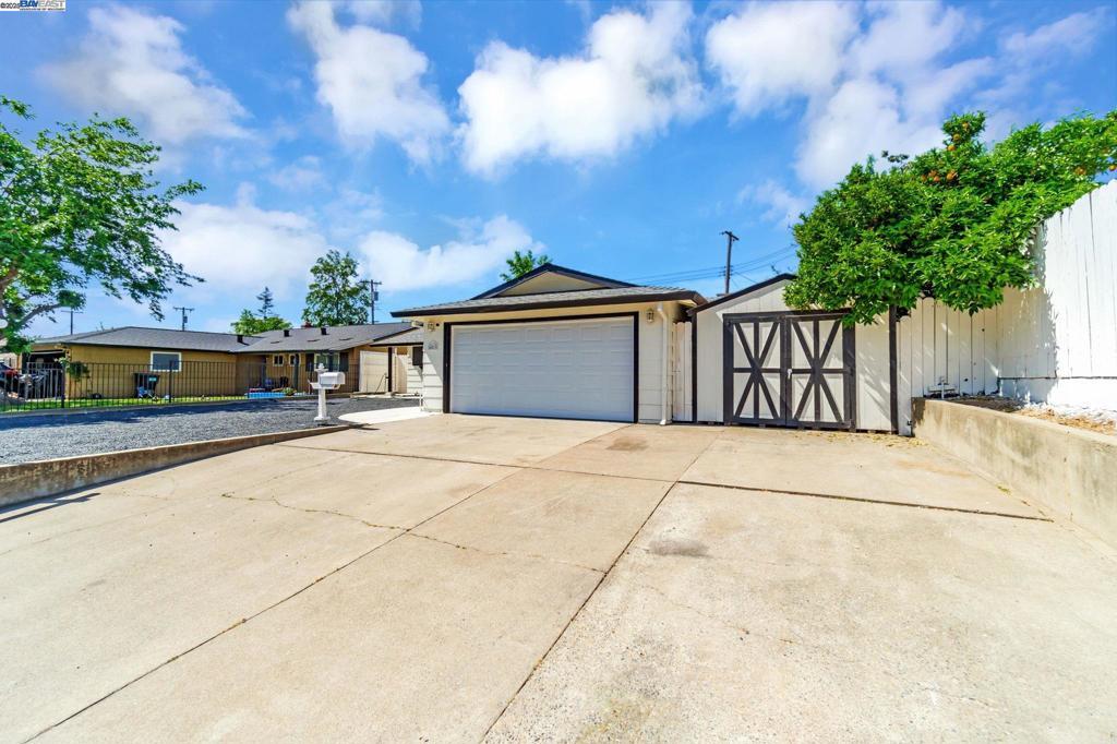 Photo of Listing #41102294